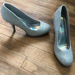 Silver slipper shoes